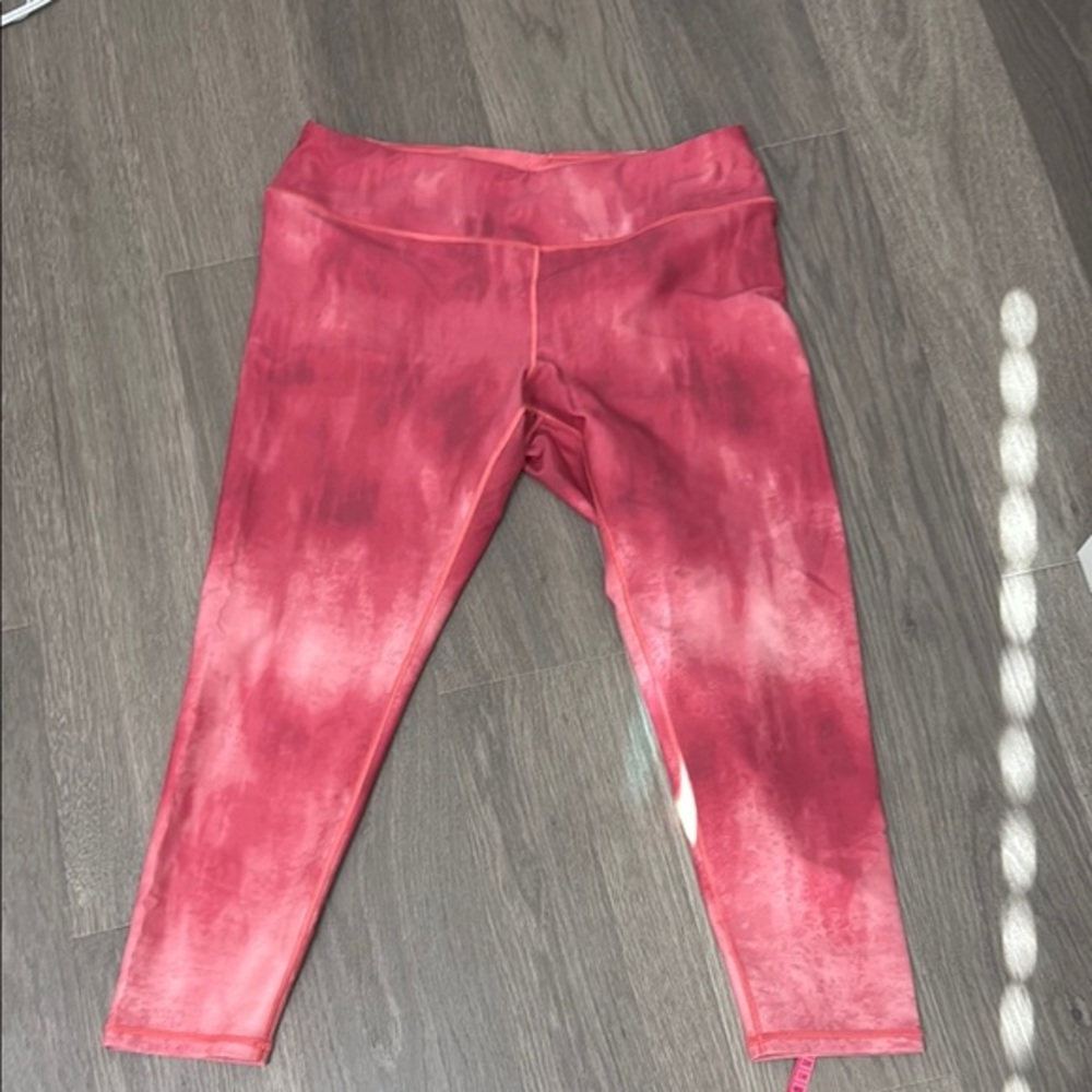 CALIA by Carrie Underwood Pink Leggings with Wide Waistband and Capri Length